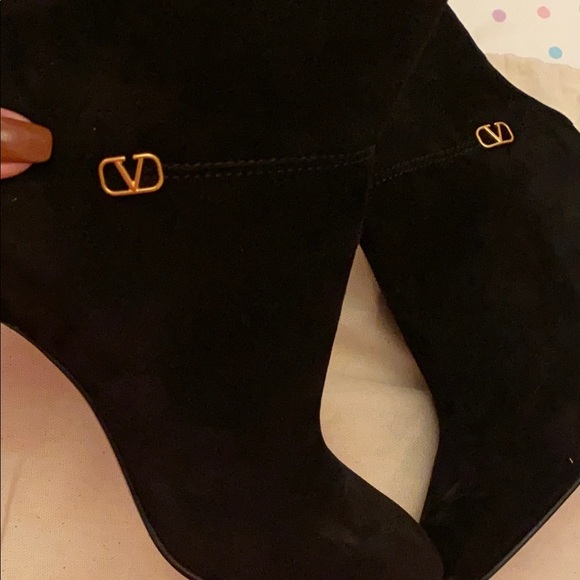 Shoes - Picture 2 of 3